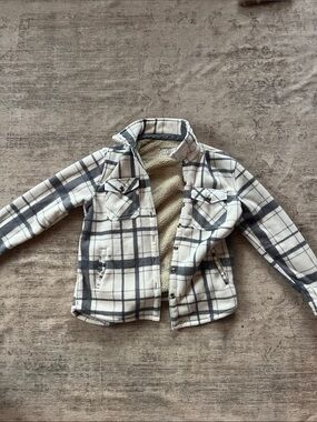 Women’s soft fleece lined flannel in grey and white